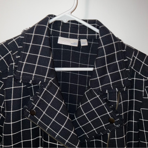 Black Jacket - Picture 4 of 4